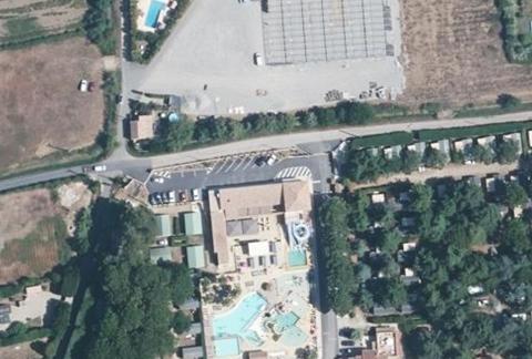Vue aérienne du Camping Bon Port à Lunel