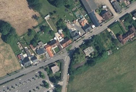 Vue aérienne du Camping de la Frette à Tergnier