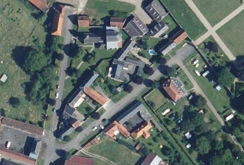 Vue aérienne du Camping du Château à Bertangles