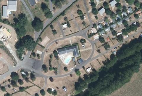 Vue aérienne du Camping du Val de Cere à Polminhac