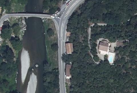 Vue aérienne du Camping Isis en Cévennes à Saint-Julien-de-la-Nef