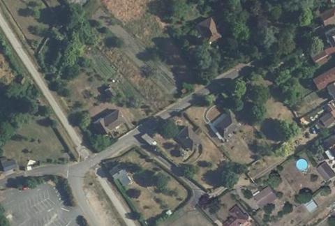 Vue aérienne du Camping la Roseraie à Descartes