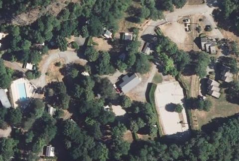 Vue aérienne du Camping le Castella à Luzenac
