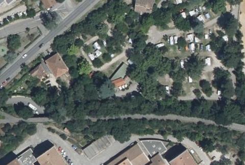 Vue aérienne du Camping les Cèdres à Apt