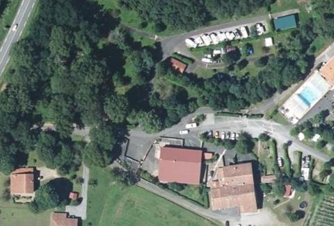 Vue aérienne du Camping les Chalets d’Hiriberria à Itxassou