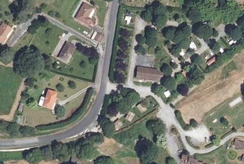 Vue aérienne du Camping les Cités d’Or de la Gartempe à Châteauponsac