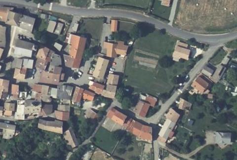 Vue aérienne du Camping les Ecolodges des 3 Lacs à Rochebrune