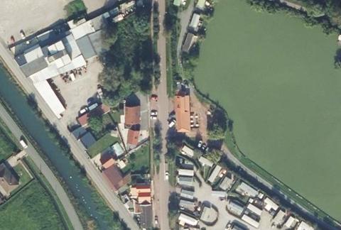 Vue aérienne du Camping les Robinsons du Lac à Ardres