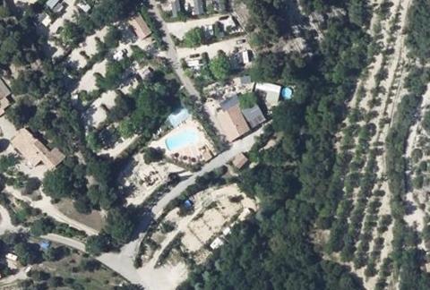 Vue aérienne du Camping les Terrasses Provençales à Venterol