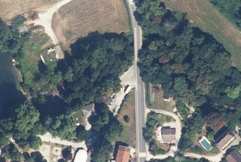 Vue aérienne du Camping les Trois Lacs à Belmont-Tramonet