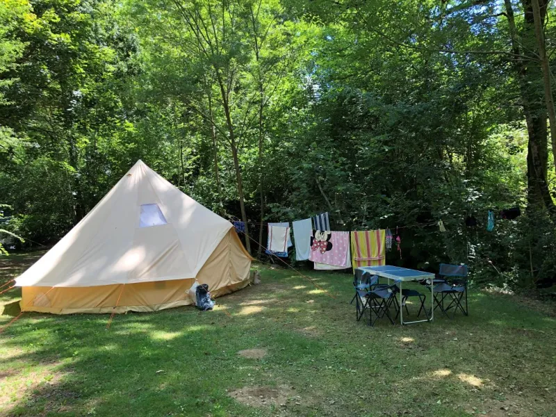 Photo du Camping Moulin de Chaules, fournie par Glampings