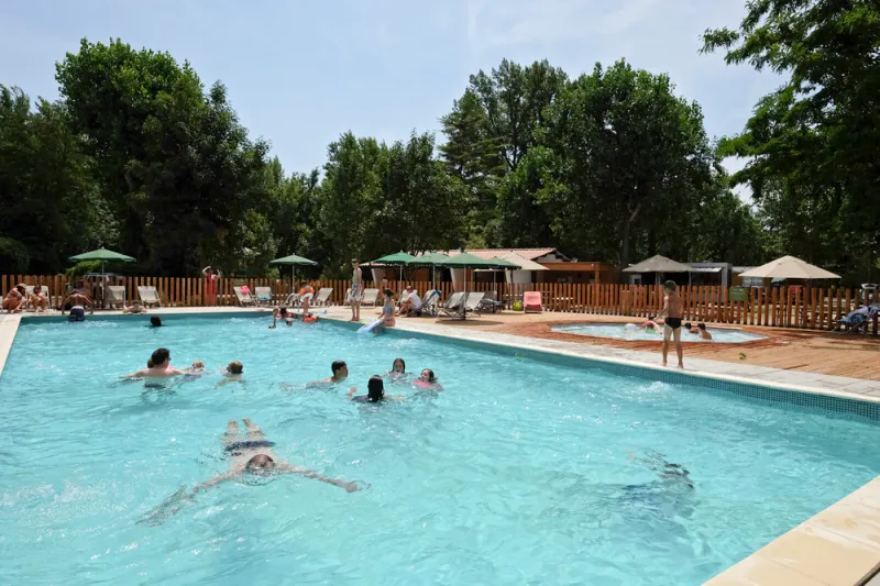Photo du Camping Huttopia Millau, fournie par Glampings