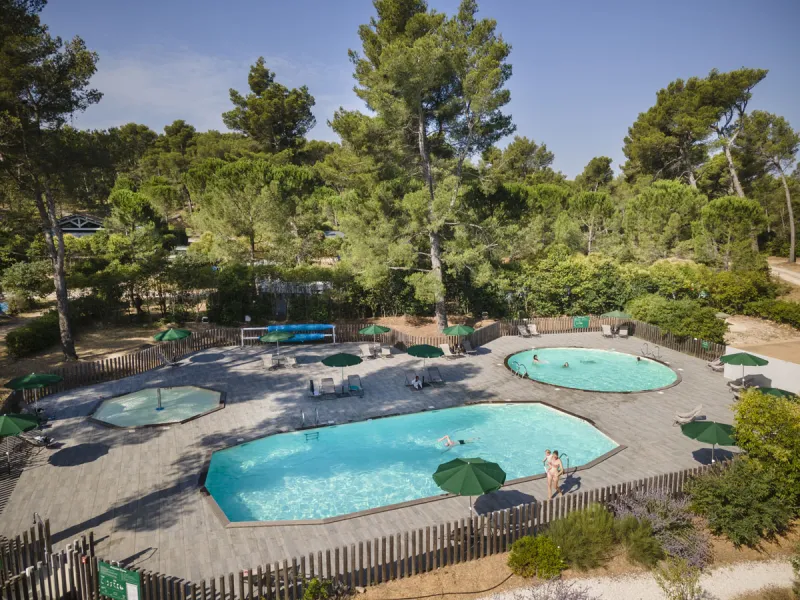 Photo du Camping Huttopia Fontvieille, fournie par Glampings