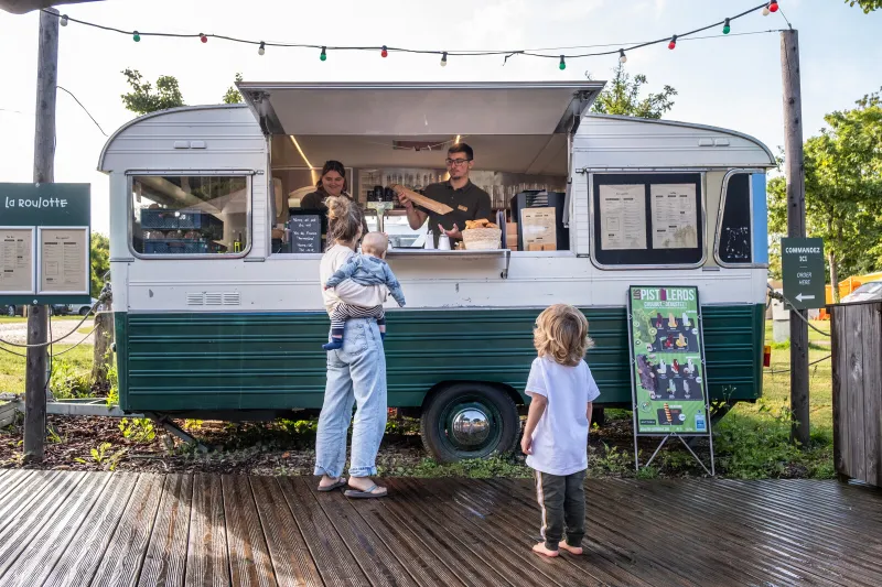 Photo du Camping Huttopia Calvados Normandie, fournie par Glampings