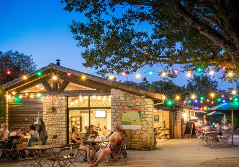 Photo du Camping Huttopia le Moulin, fournie par Glampings