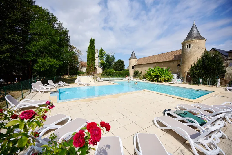 Photo du Camping le Petit Trianon, fournie par Glampings