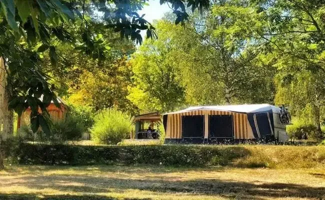 Photo du Camping les Chaumes du Mont, fournie par JetCamp