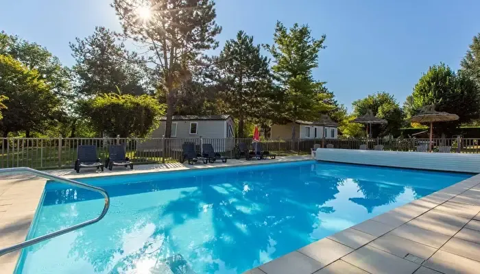 Photo du Camping le Jardin de Sully, fournie par JetCamp