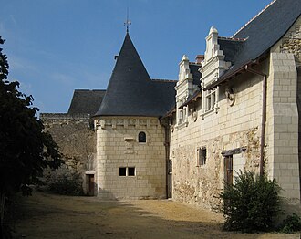 Photo : Prieuré de Saint-Rémy-la-Varenne