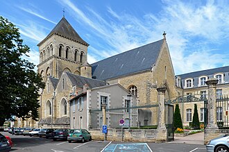 Photo : Abbatiale Saint-Laon
