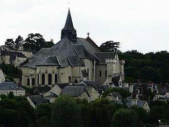 Photo : Visites de groupe guidées et commentées du village et/ou de la collégiale de Candes-Saint-Martin