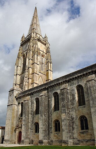 Photo : L' église Saint-Pierre-de-Sales et son clocher