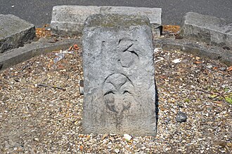 Photo : Borne à fleur de lys n°13
