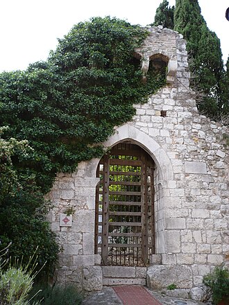 Photo : Le Village fortifié et les portails de l'enceinte médiévale