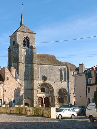 Photo : Collégiale Saint-Lazare