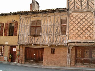 Photo : Maison a Pans de Bois XIV-Xveme Siecle Classee Monument Historique
