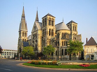 Photo : Collégiale Notre Dame en Vaux