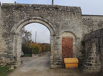 Photo : Ancien prieuré des Bénédictins de Saint-Pierre