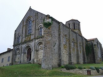 Photo : Eglise Saint-Pierre-de-Parthenay-le-Vieux
